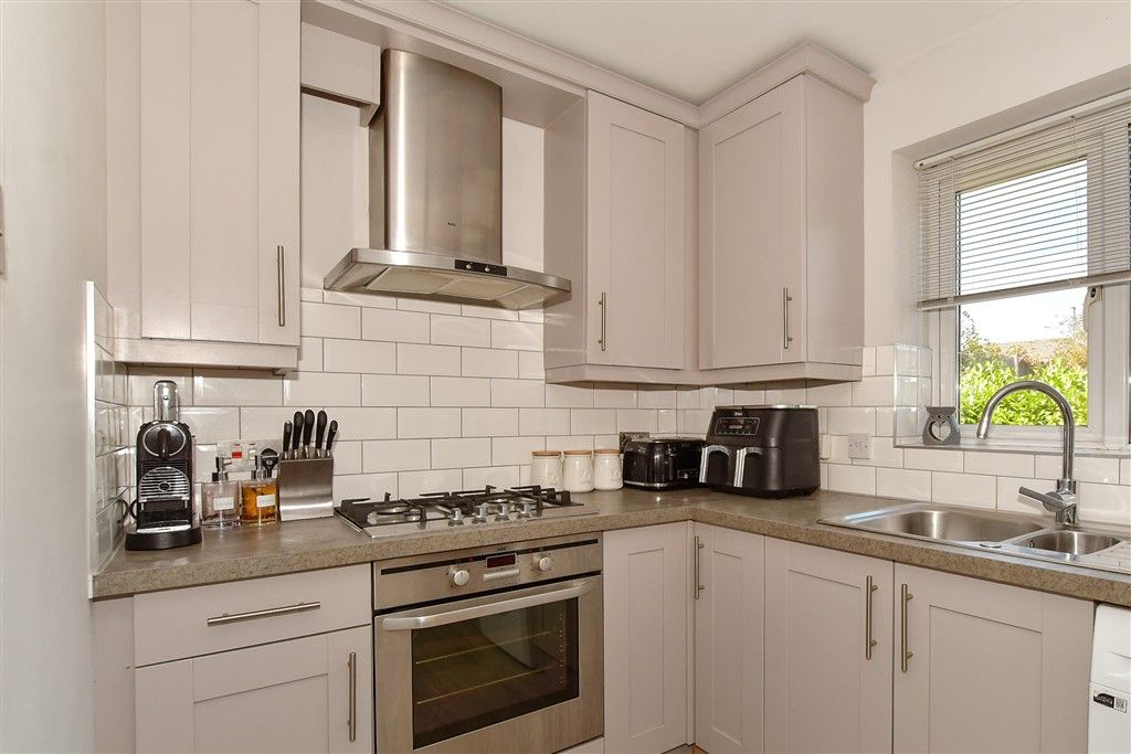 Property photo 3 of 13 Kitchen