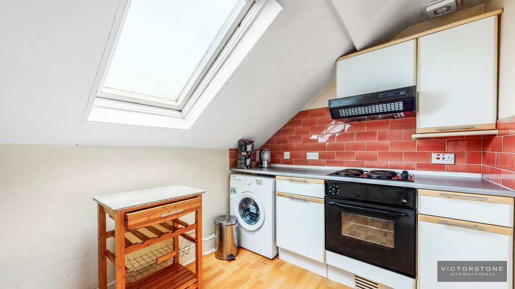 Property photo 3 of 8 1012895