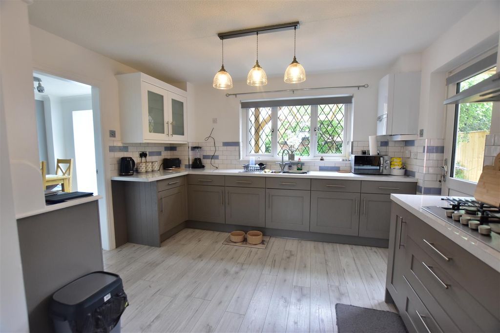 Property photo 3 of 13 Kitchen