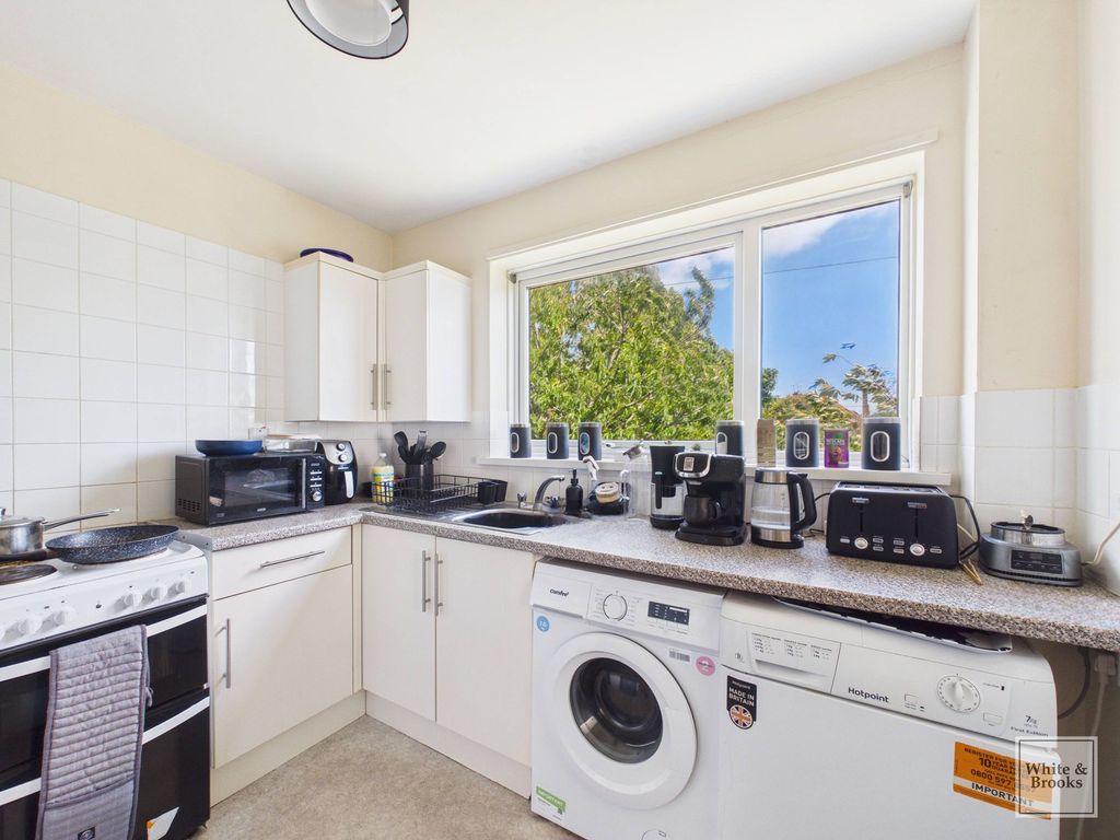 Property photo 3 of 13 Kitchen