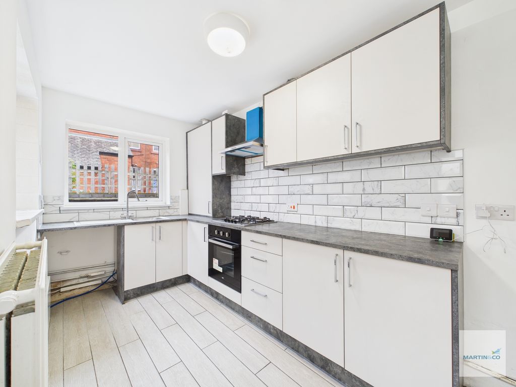 Property photo 2 of 12 Cam03394G0-Pr0387-Still004