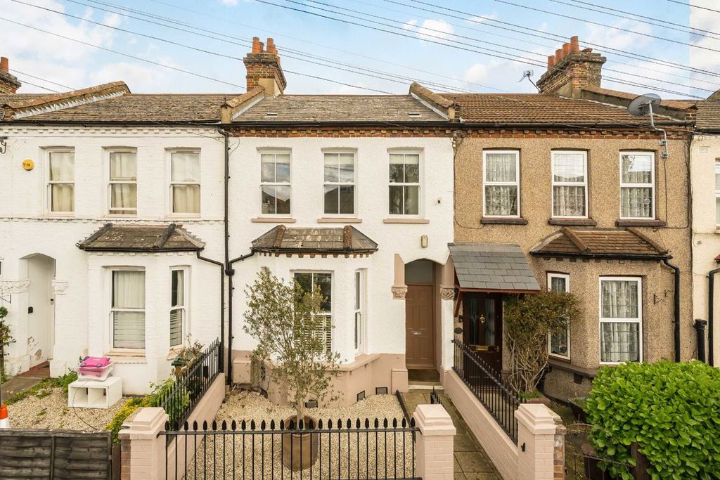 Property photo 1 of 11