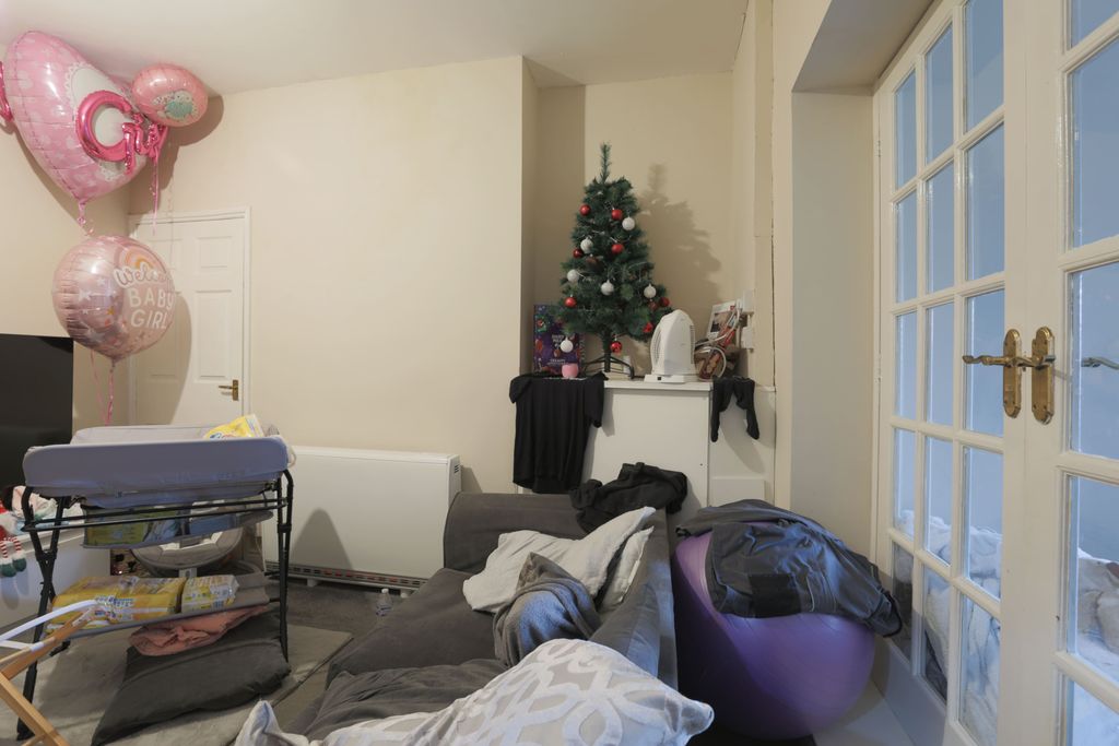 Property photo 3 of 22