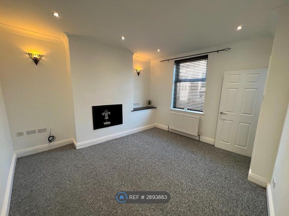 Property photo 2 of 15 Lounge