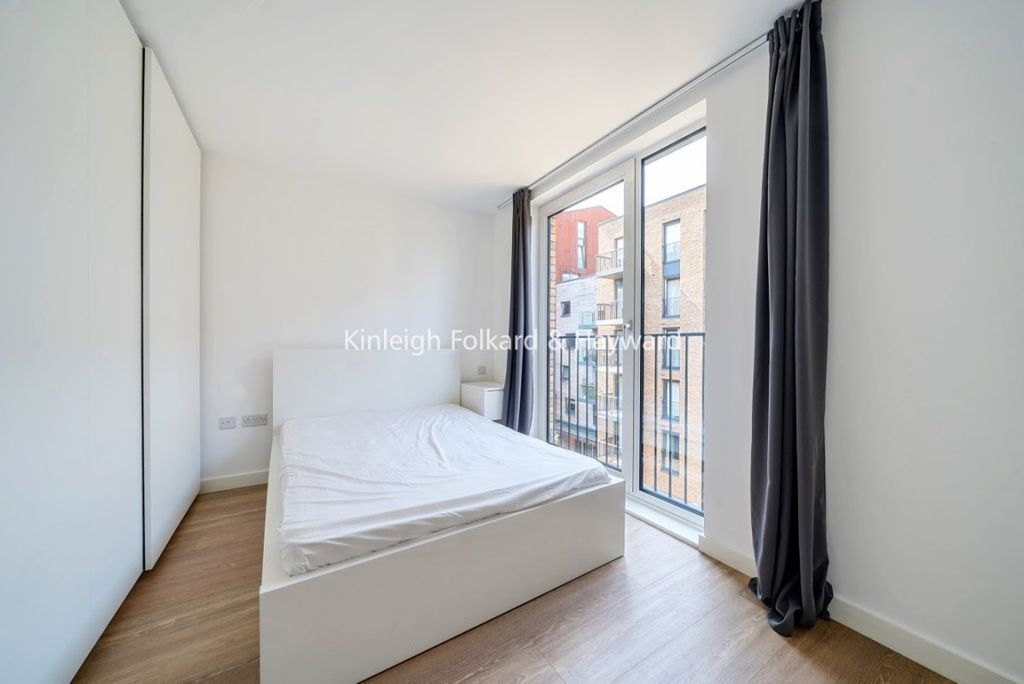 Property photo 3 of 6 Bedroom