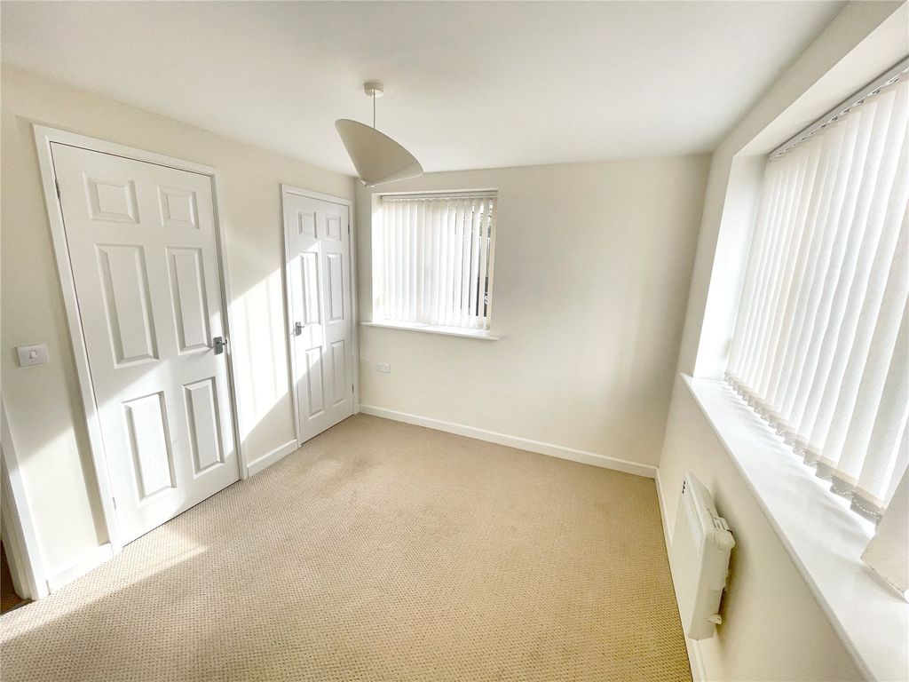 Property photo 3 of 8 Picture No. 02