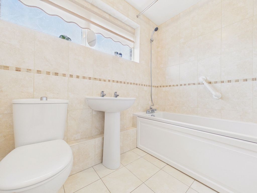 Property photo 3 of 13 Bathroom