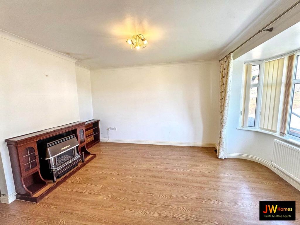 Property photo 2 of 17 Living Room