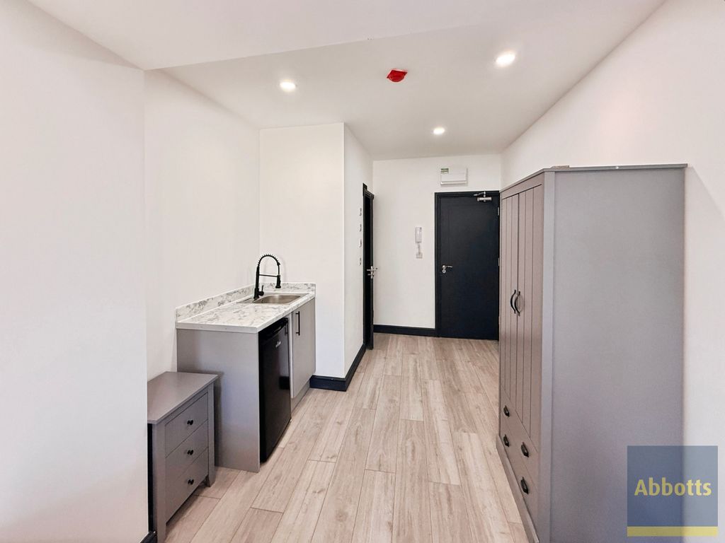 Property photo 1 of 3