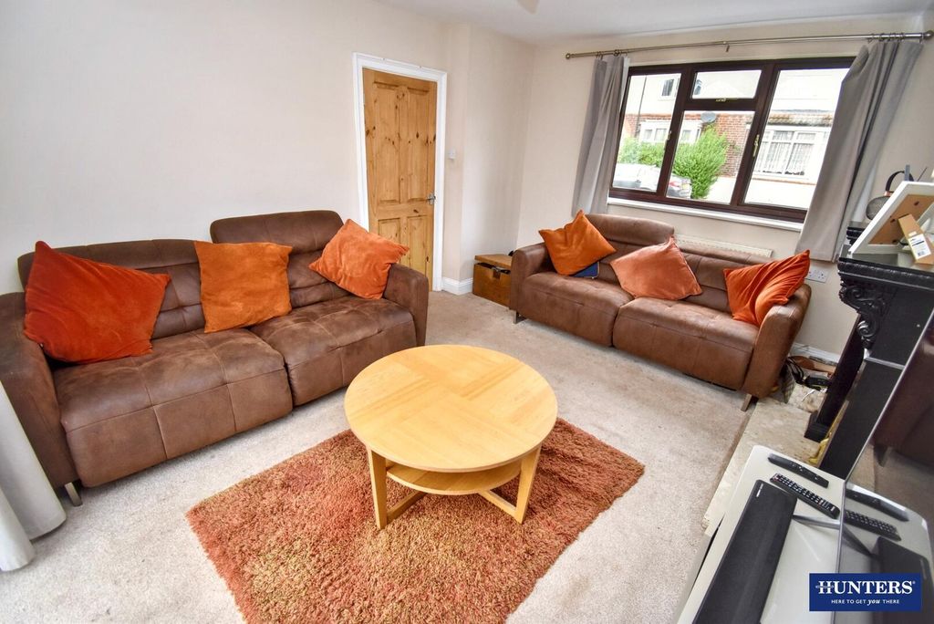 Property photo 3 of 14 Living Room