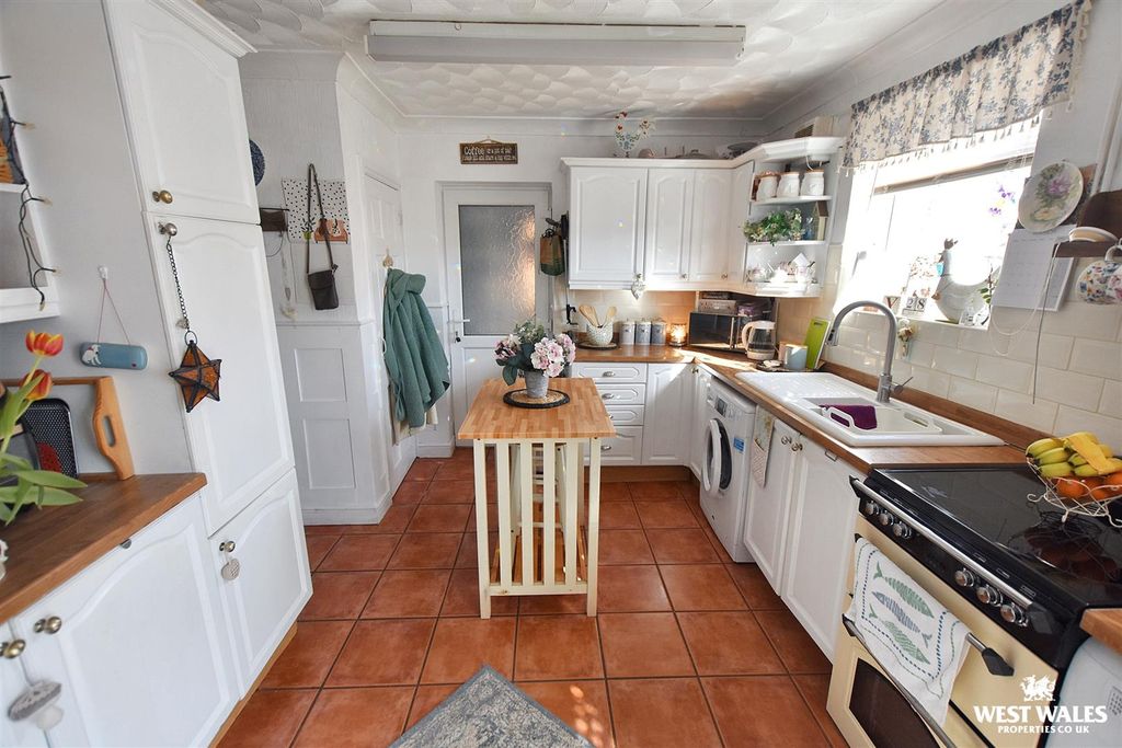 Property photo 3 of 19 10 (19).Jpg