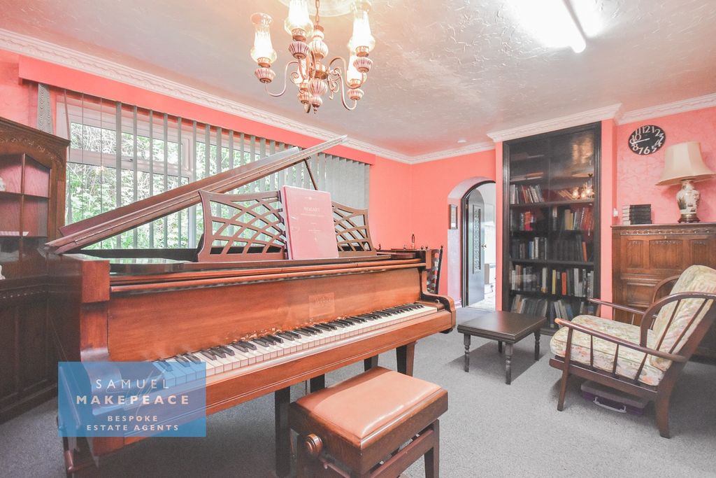 Property photo 2 of 17 Gallery