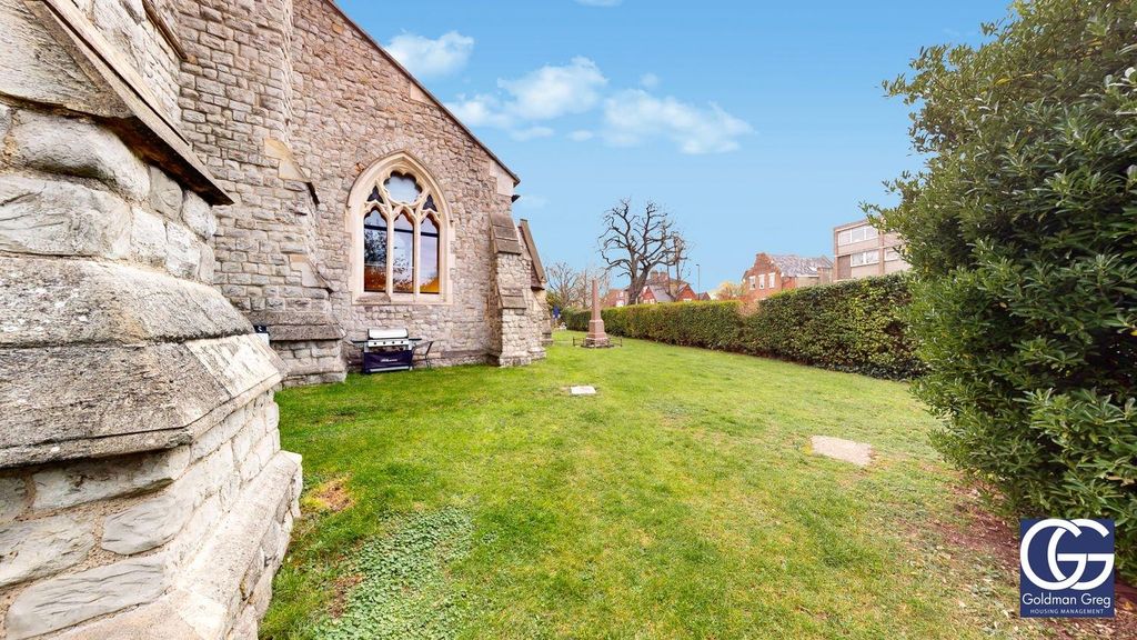 Property photo 2 of 20