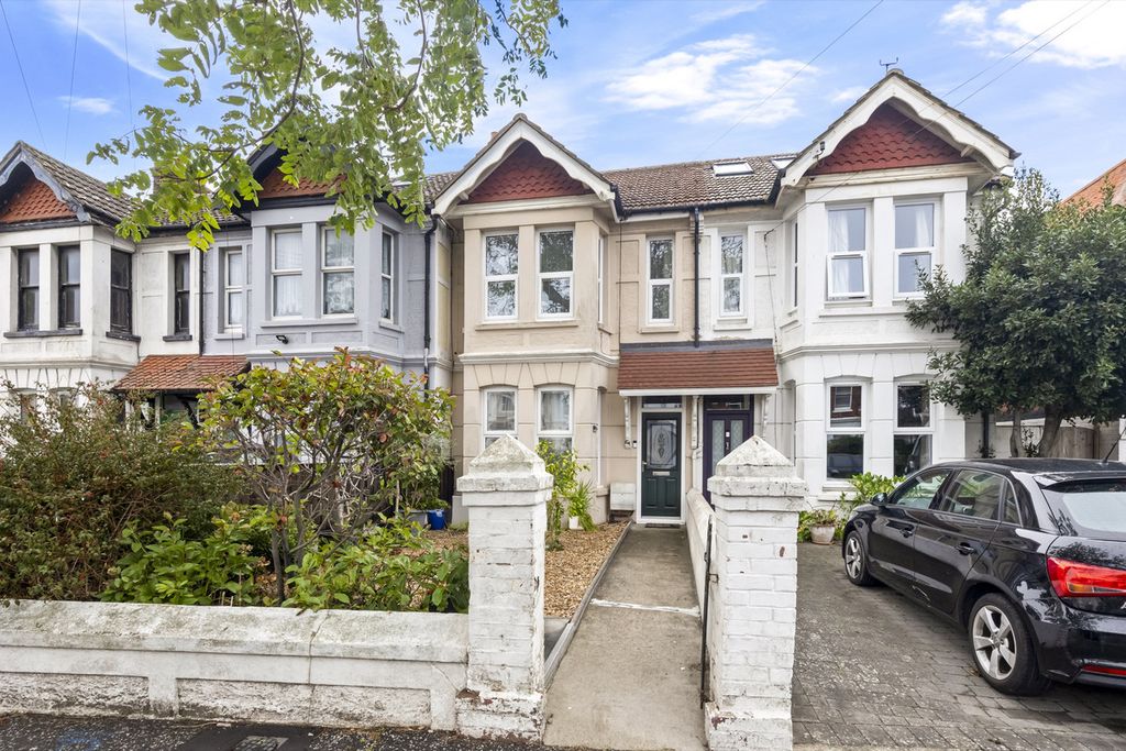 Property photo 1 of 16