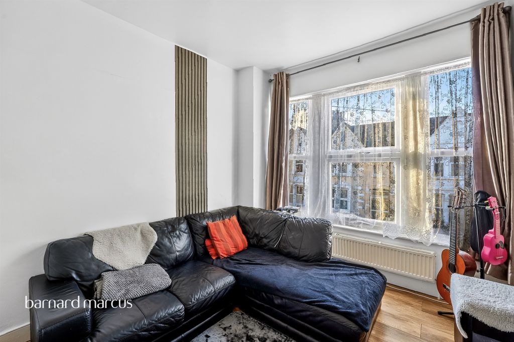 Property photo 3 of 12