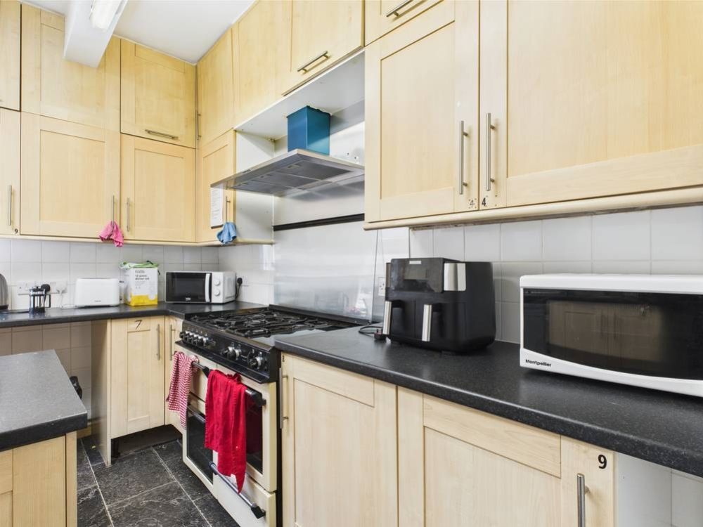 Property photo 2 of 11 Cam03062G0-Pr0154-Still001-Thumbnail-H750-70