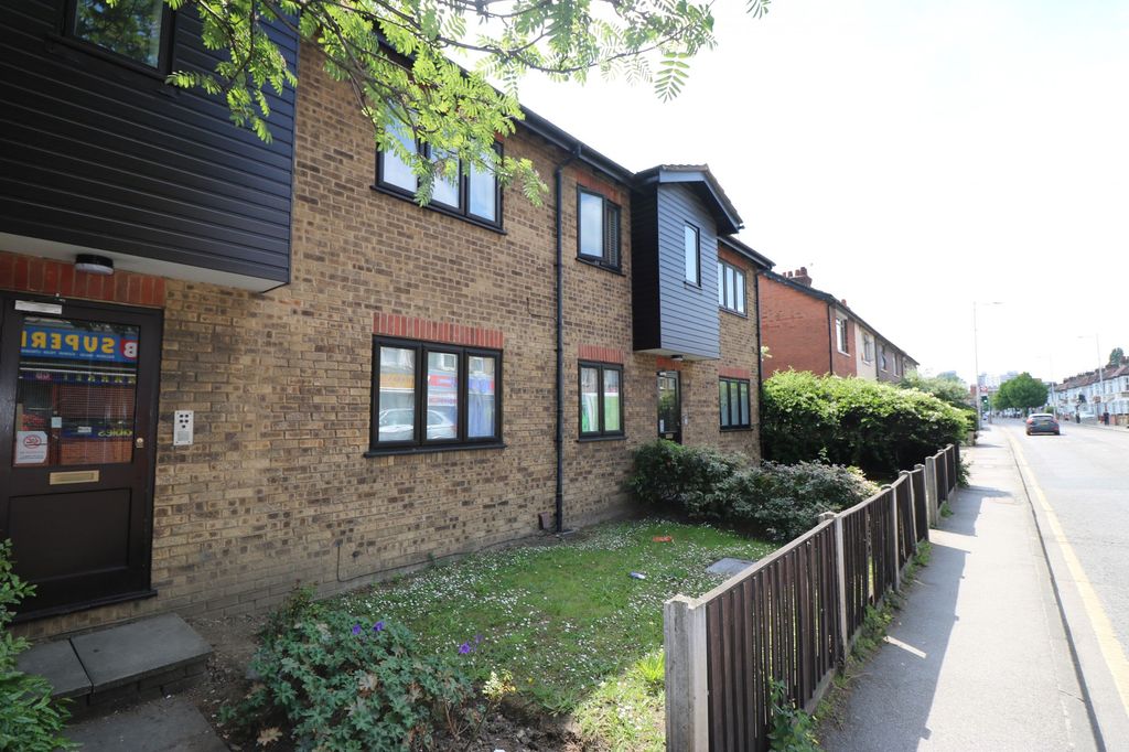 Property photo 1 of 2