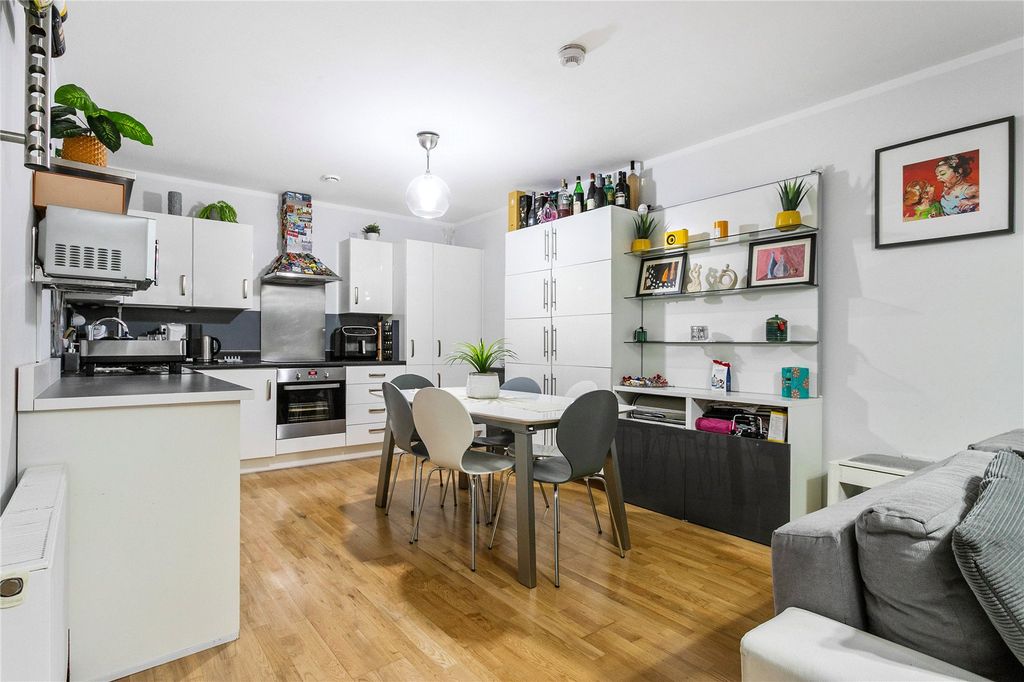 Property photo 3 of 22 Picture No. 14