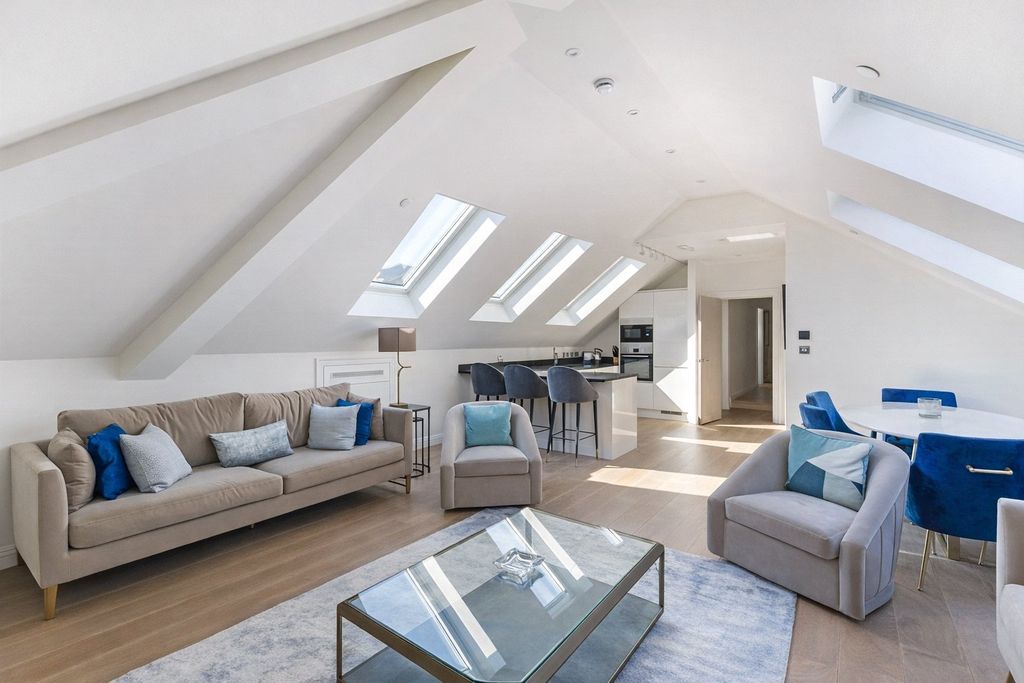 Property photo 1 of 8 Reception Room