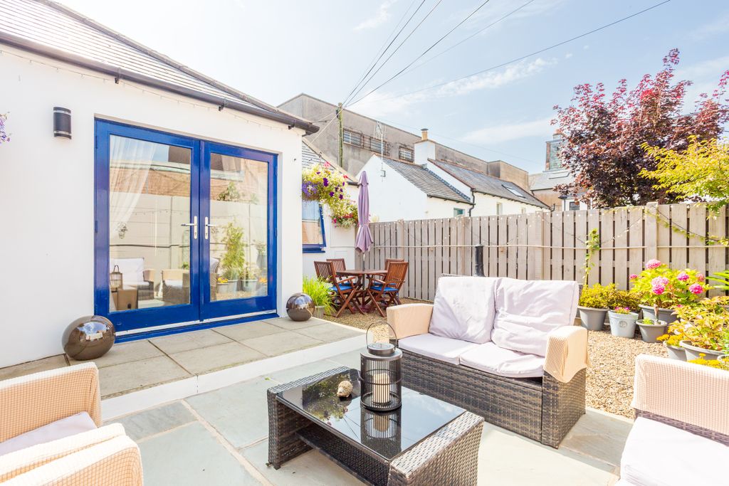 Property photo 1 of 20 Sun Terrace &amp; Rear View