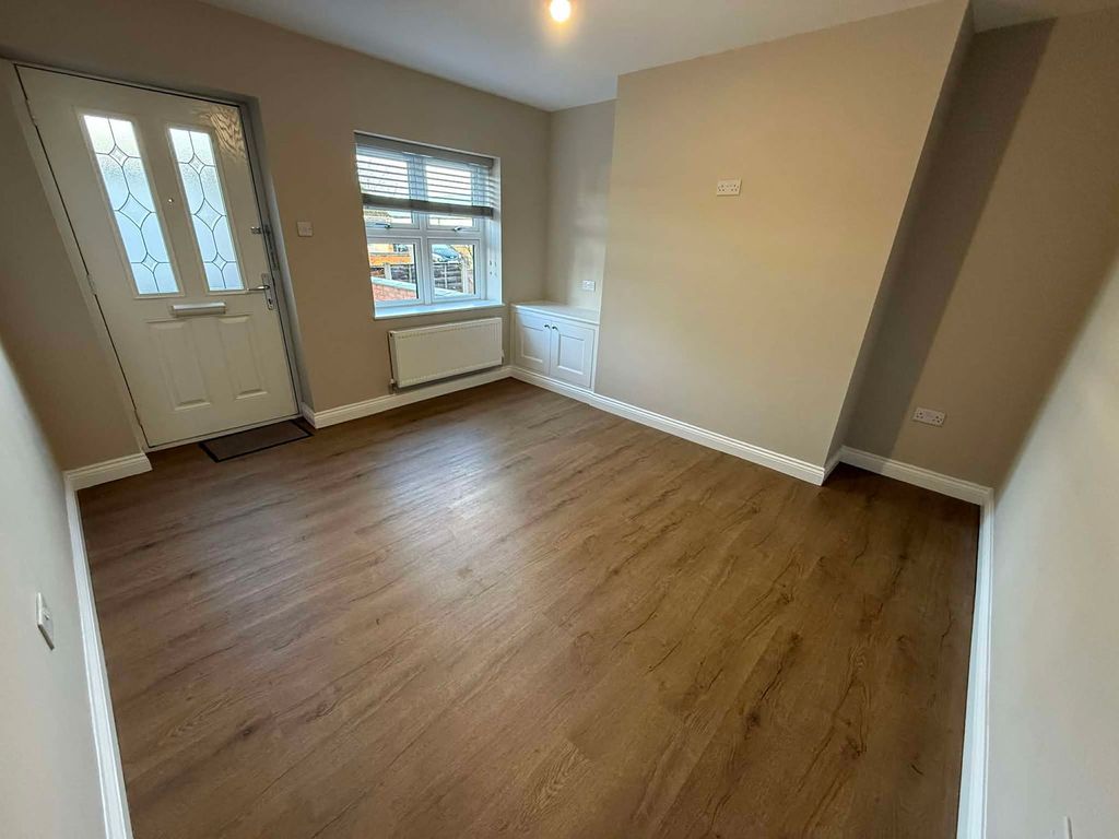 Property photo 2 of 25