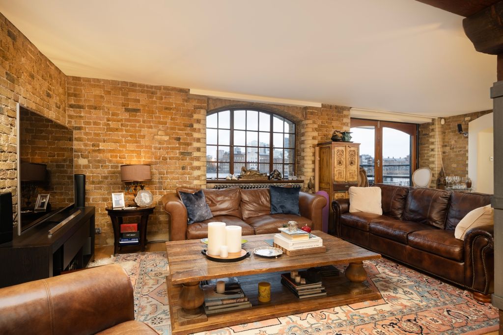 Property photo 3 of 11 Butlers Wharf Wes...