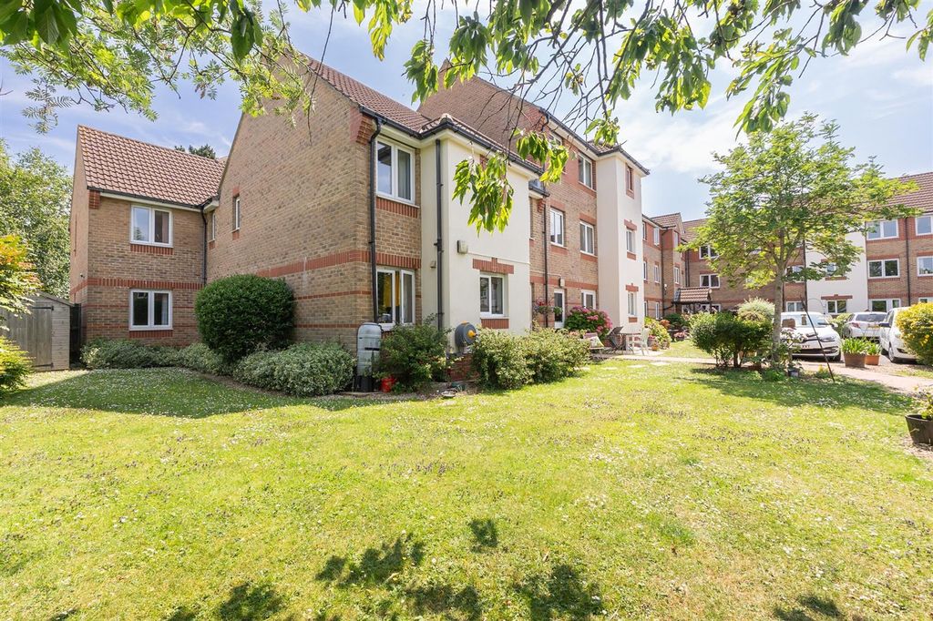 Property photo 1 of 29 Flat-54-Park-View-Court-Bs16-5Hg-23.Jpg