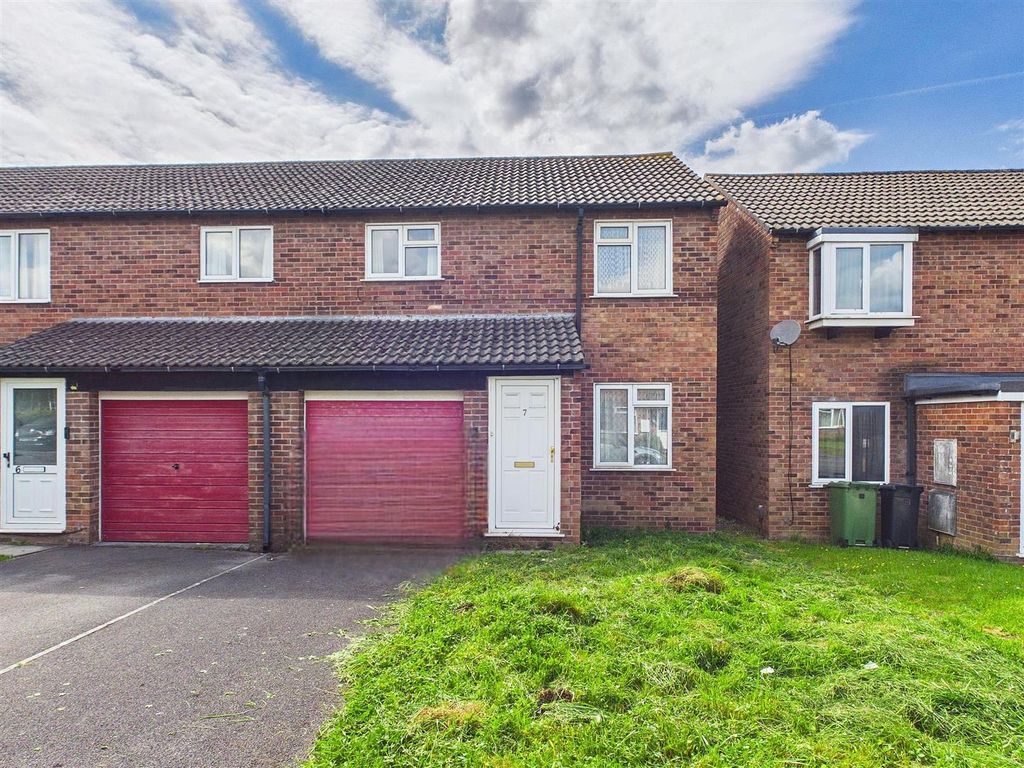 Property photo 1 of 12 Main - 3-Bedroom House For Auction, Stoke Gifford