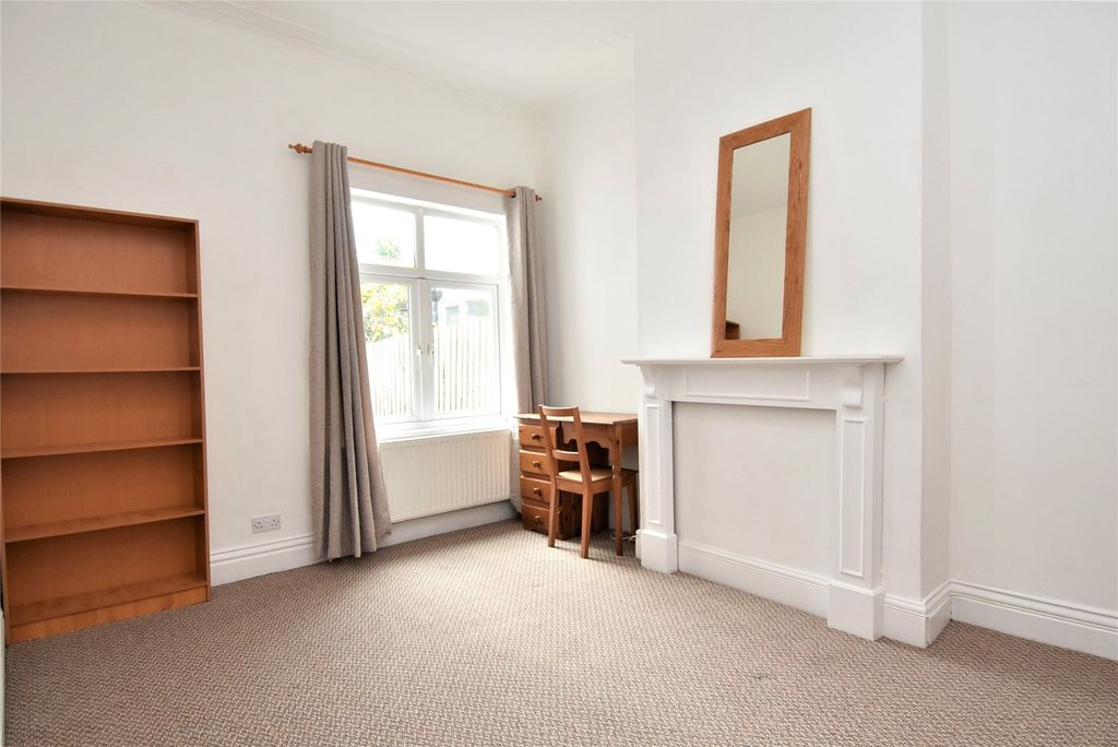 Property photo 3 of 21 Picture No. 06