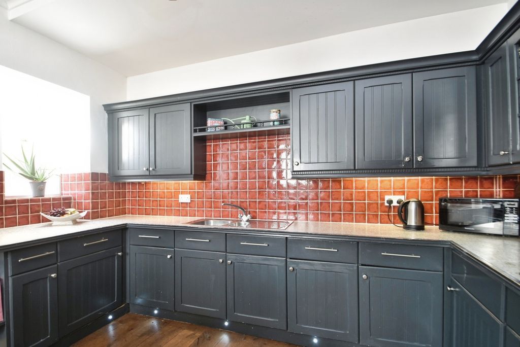 Property photo 2 of 20 Pbox-Img.Jpg