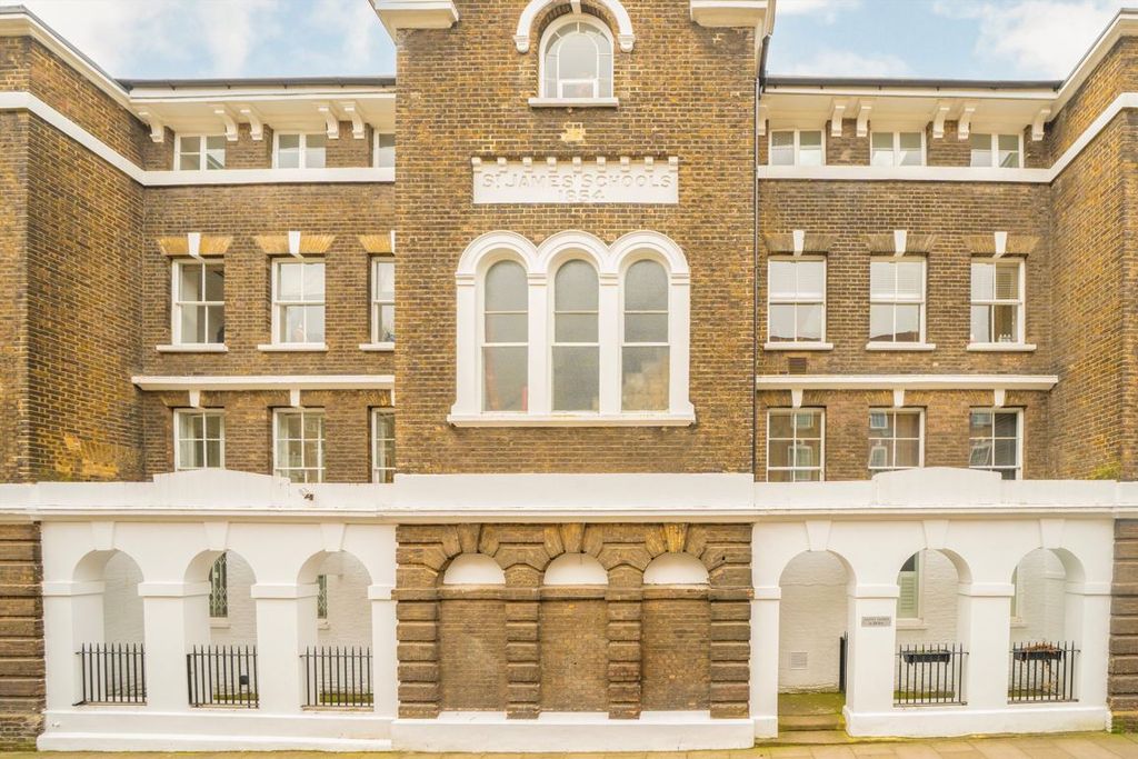 Property photo 1 of 5