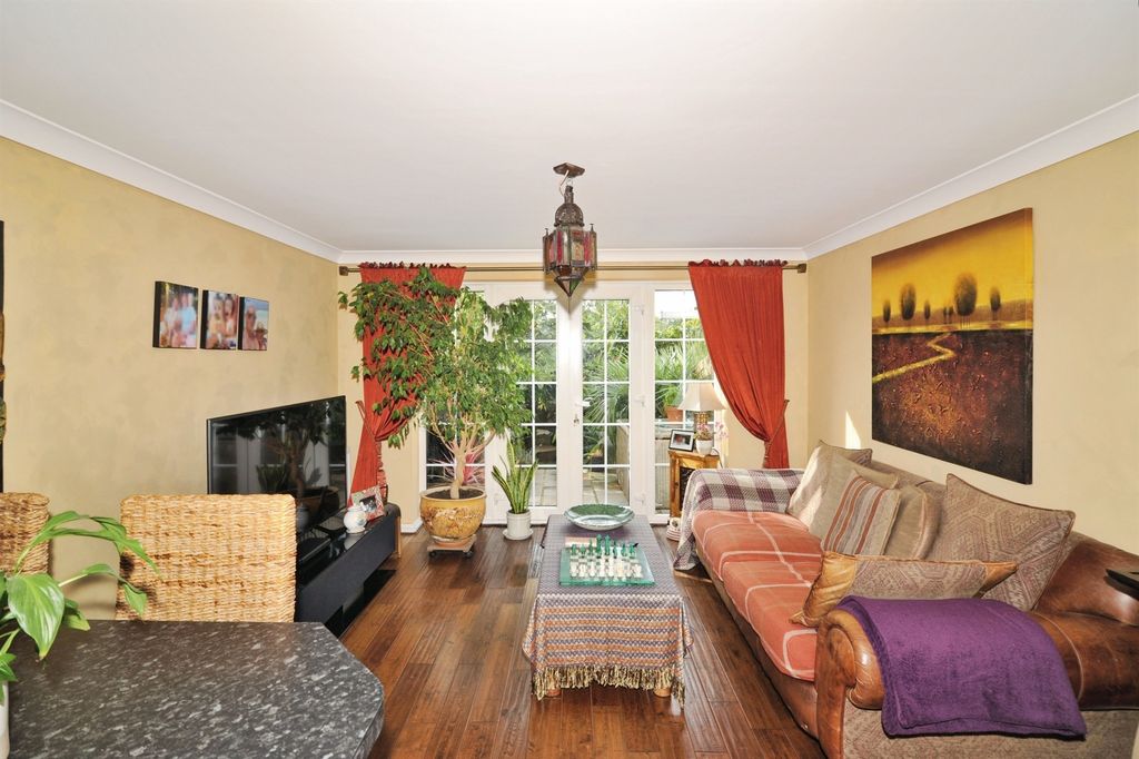 Property photo 3 of 20