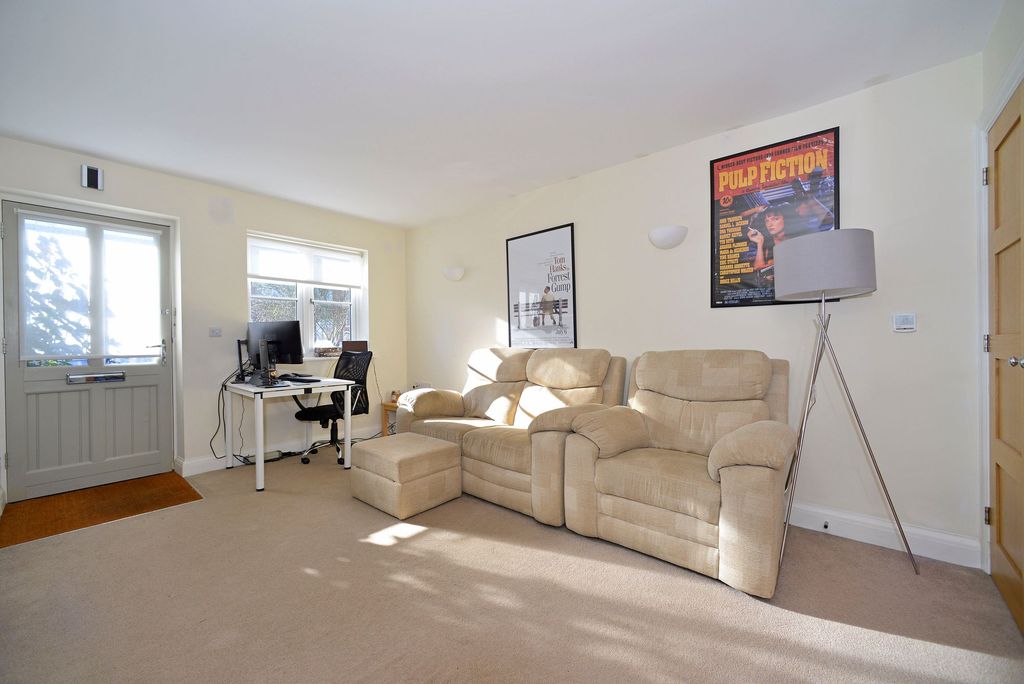 Property photo 2 of 14 Photo 1