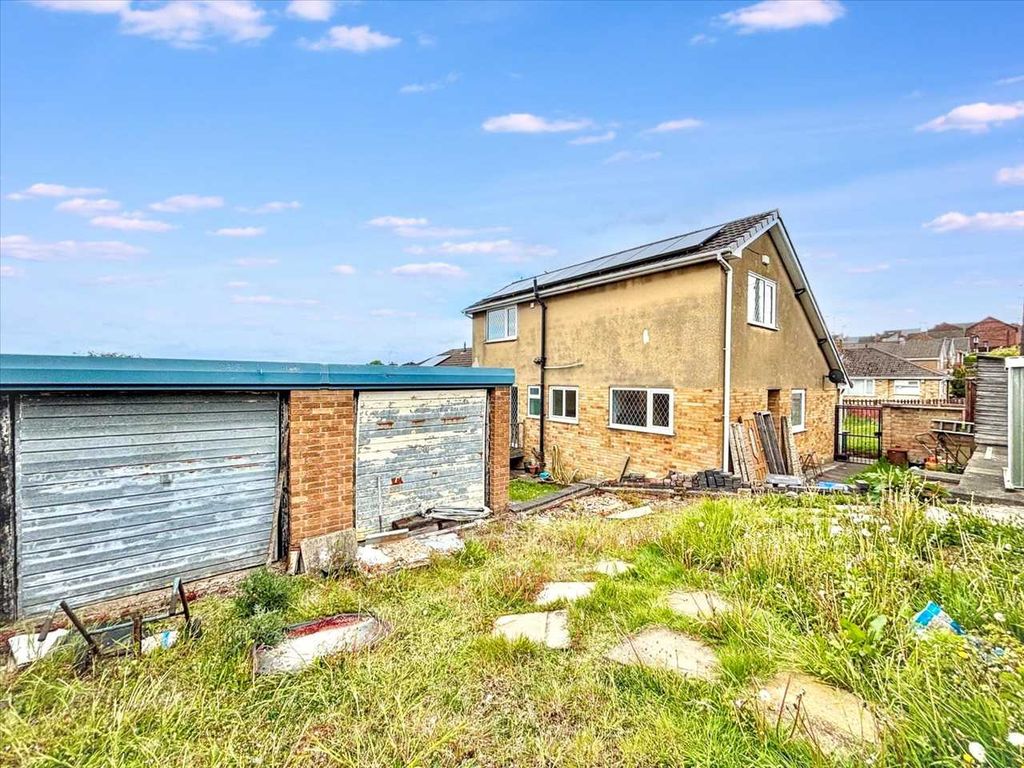 Property photo 2 of 23