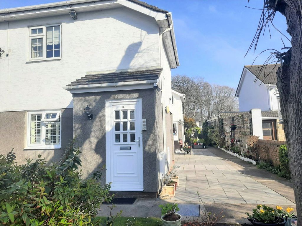 Property photo 1 of 3