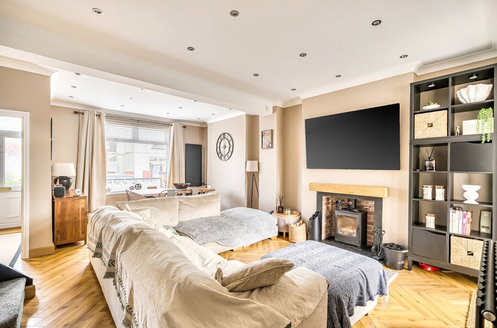 Property photo 3 of 17 Picture No. 10