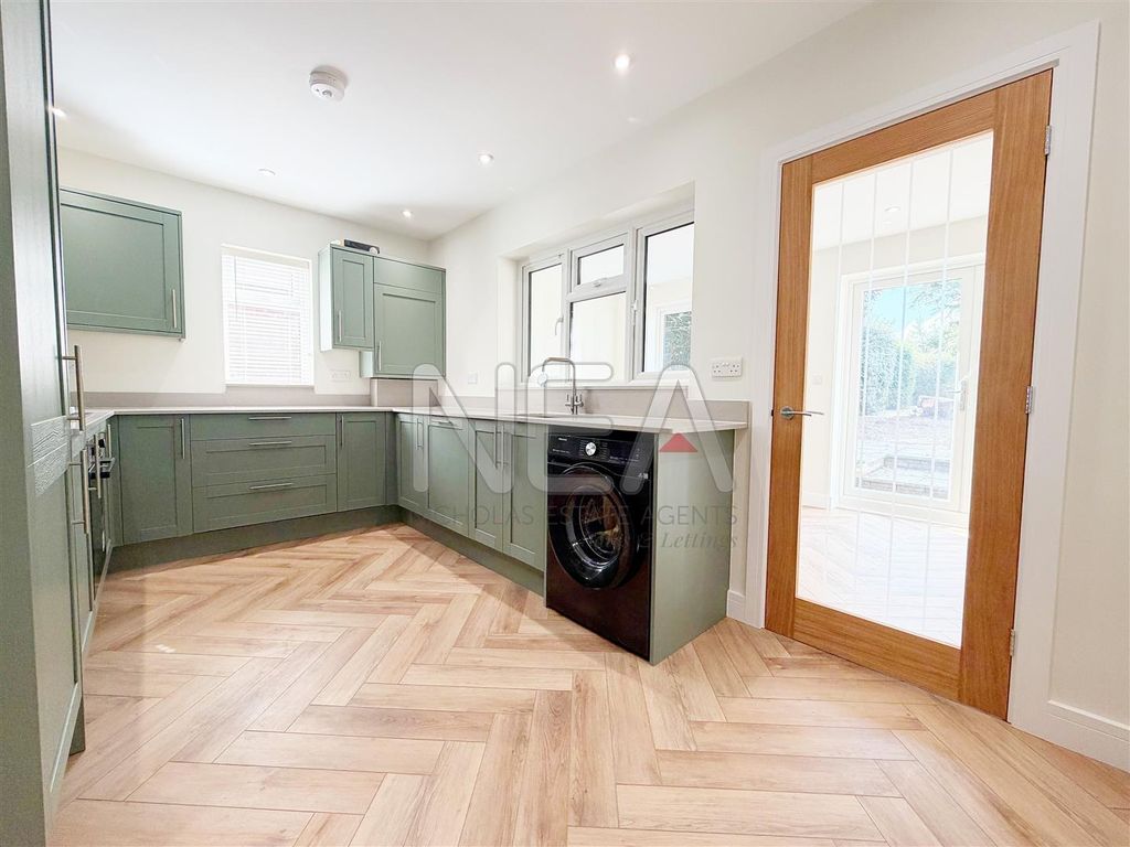 Property photo 2 of 14 Kitchen