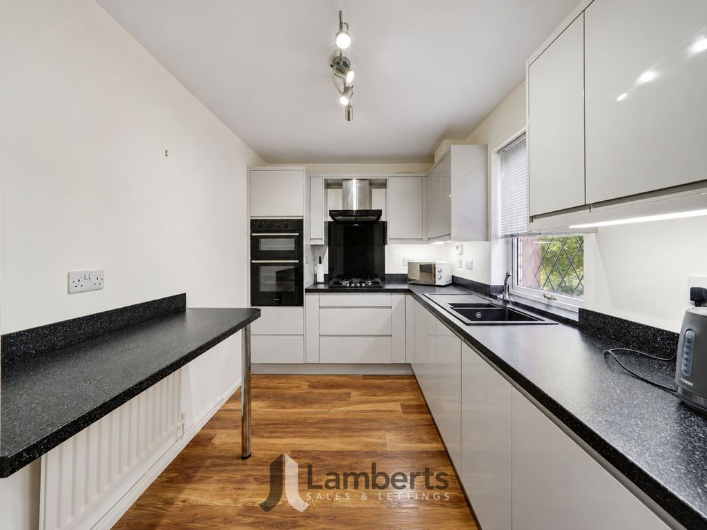 Property photo 2 of 17 Kitchen
