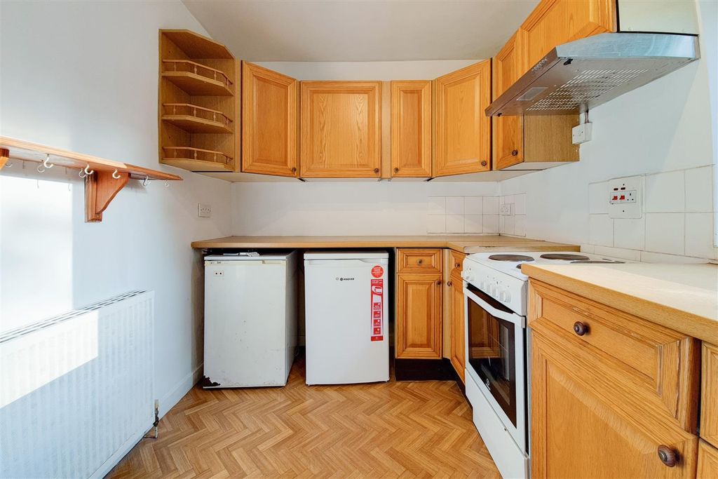 Property photo 1 of 11 6_Kitchen-1.Jpg