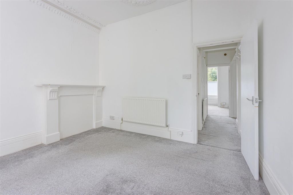 Property photo 3 of 25