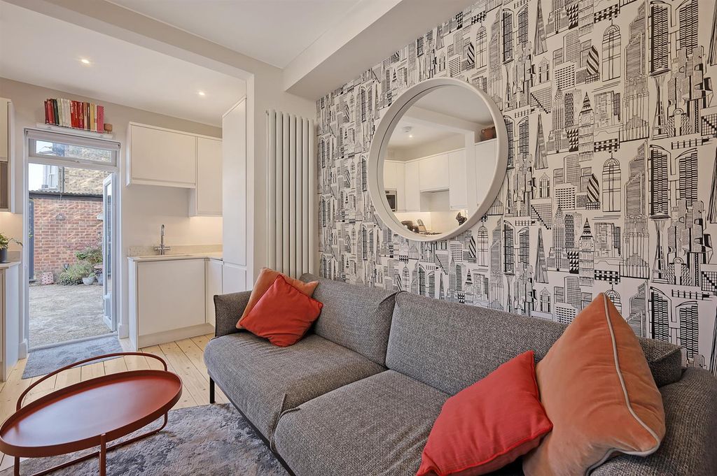 Property photo 3 of 22 21