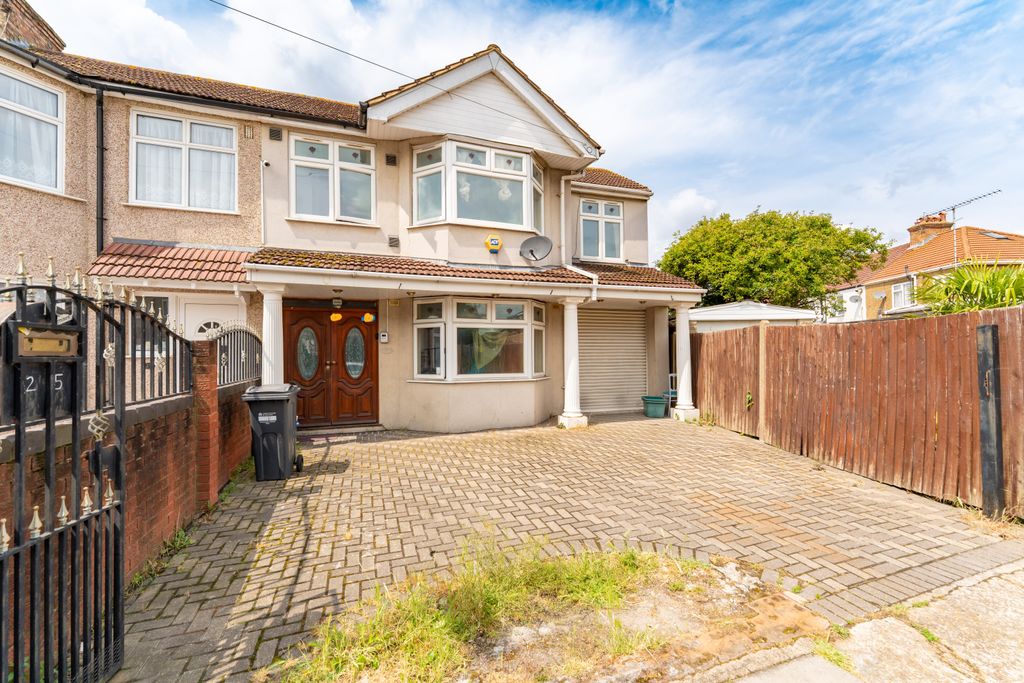 Property photo 2 of 19