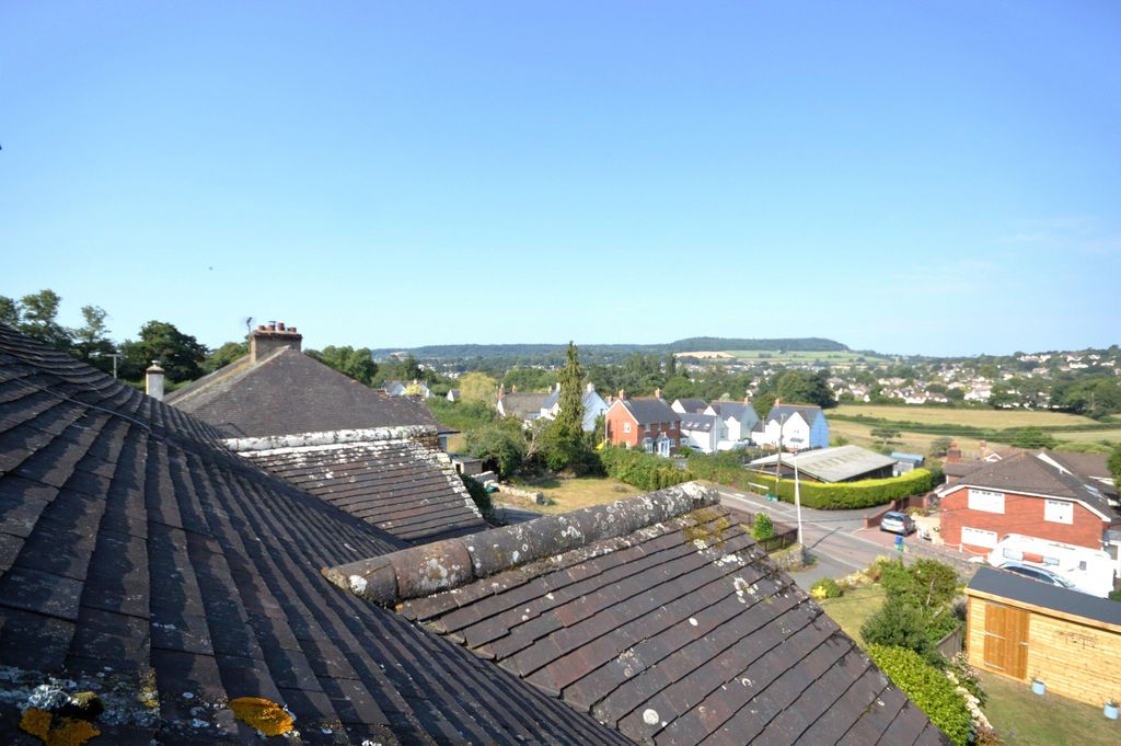 Property photo 2 of 40 Picture No. 05