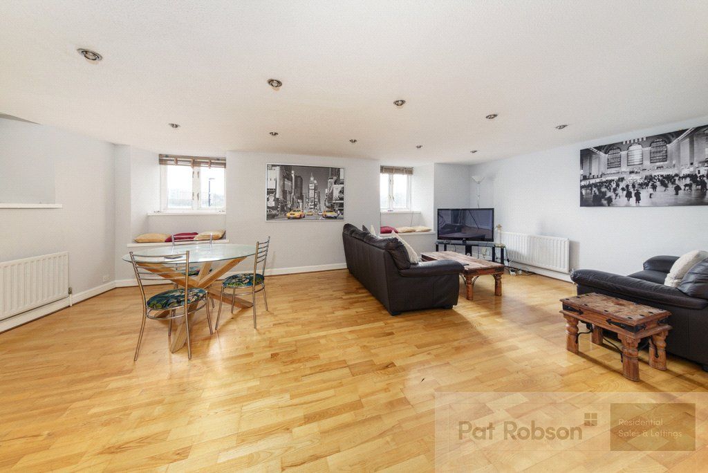 Property photo 3 of 16 Picture 3