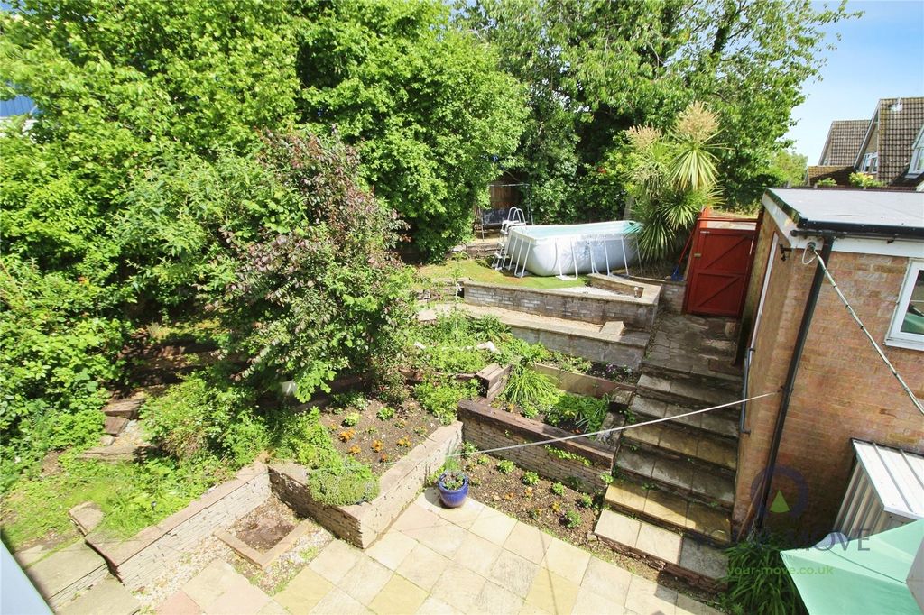 Property photo 3 of 21 Picture No. 12