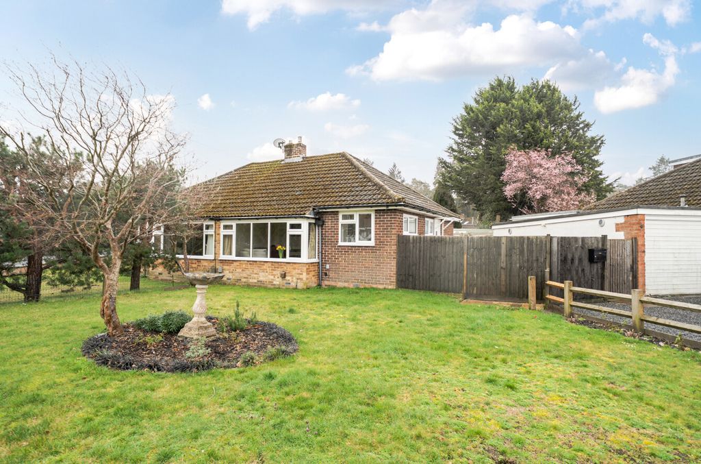Property photo 1 of 15 1422707-26-69B41F...