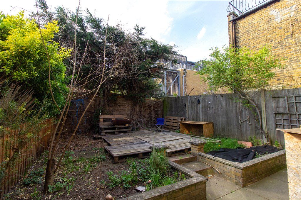 Property photo 2 of 7 Garden