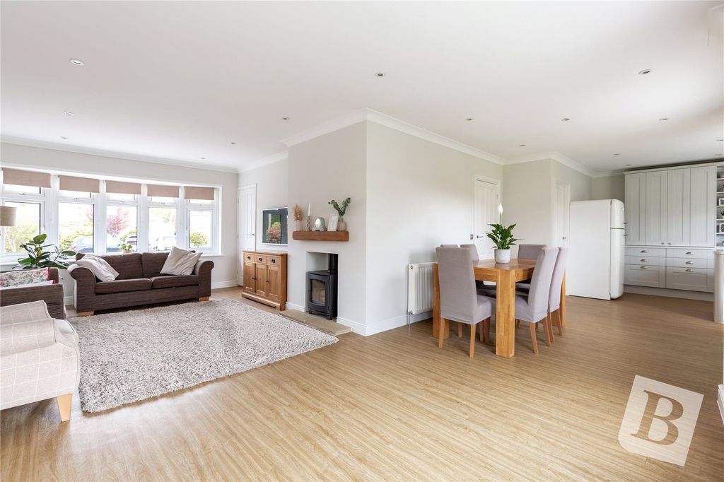 Property photo 3 of 32 Picture No. 06