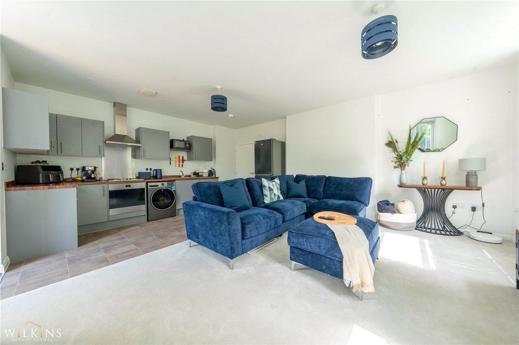 Property photo 2 of 19 Picture No. 21