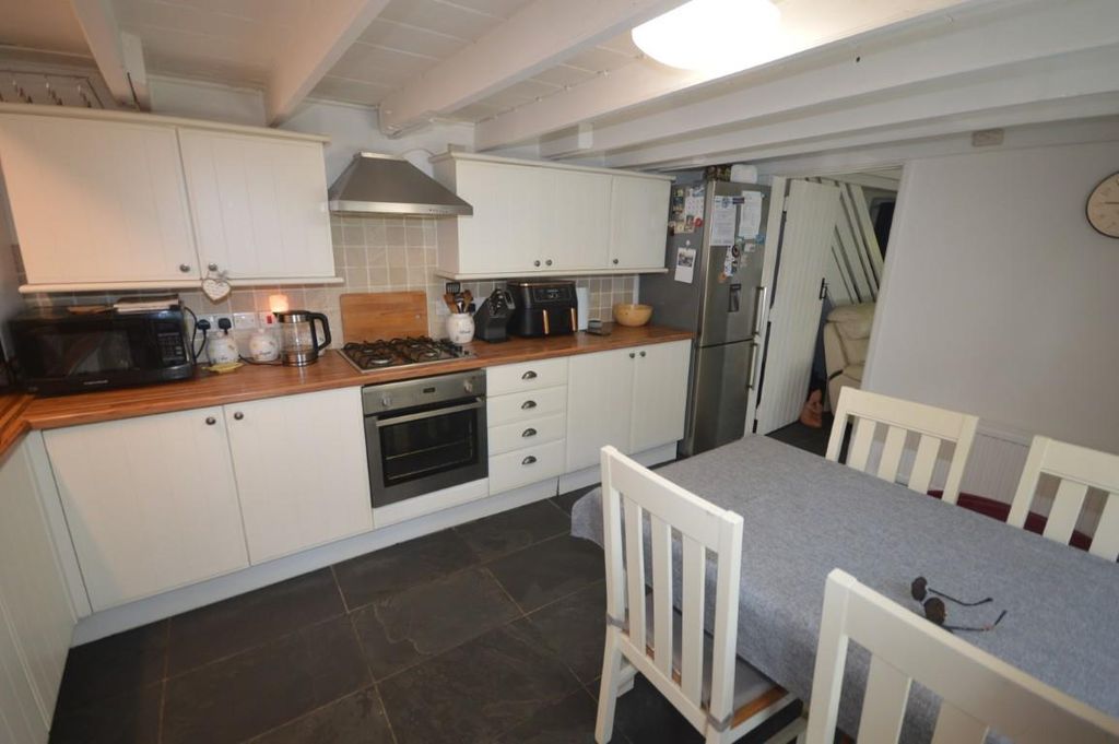 Property photo 2 of 12 Dsc_0058 (Medium).Jpg